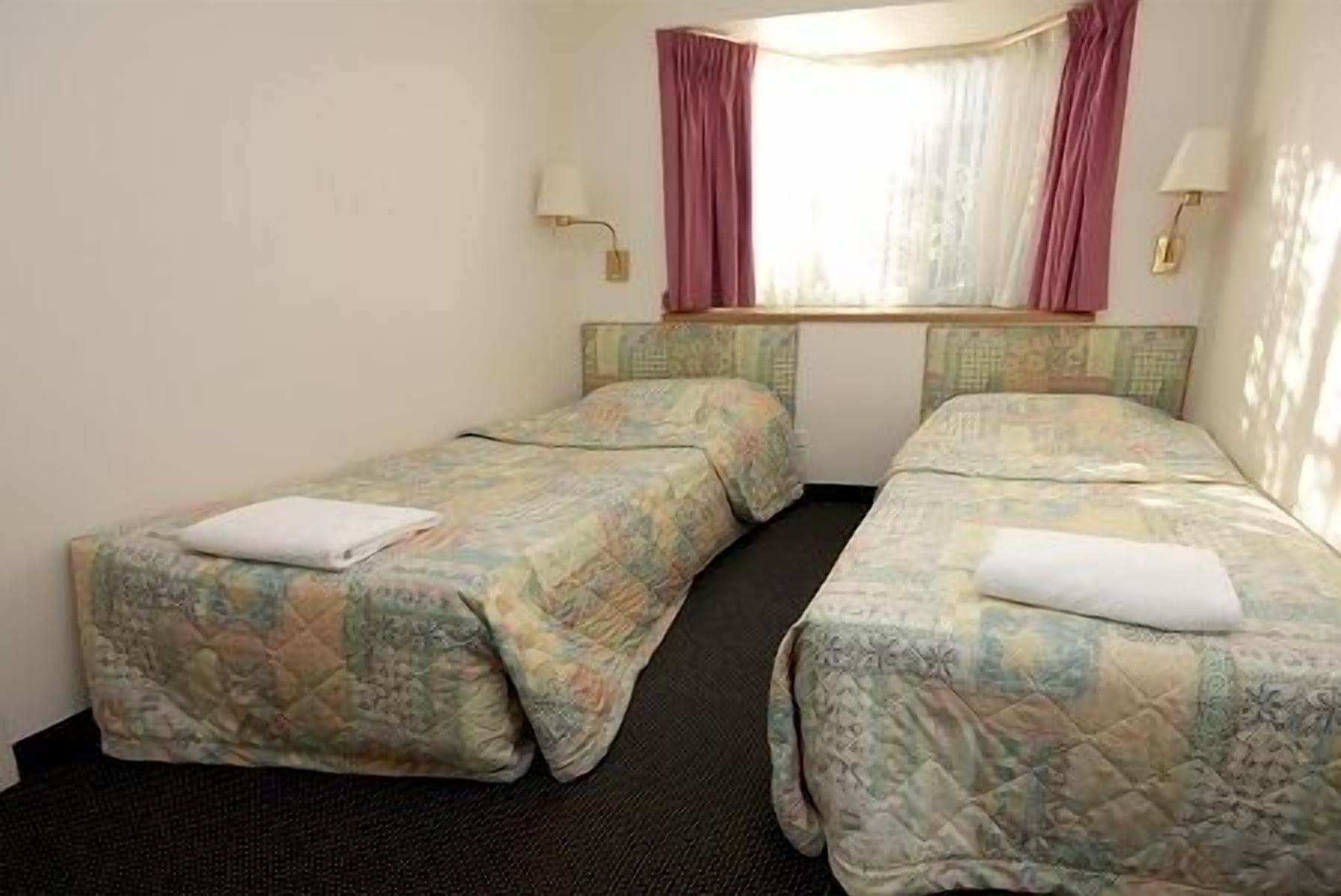 מרימבולה Sapphire Waters Motor Inn מראה חיצוני תמונה