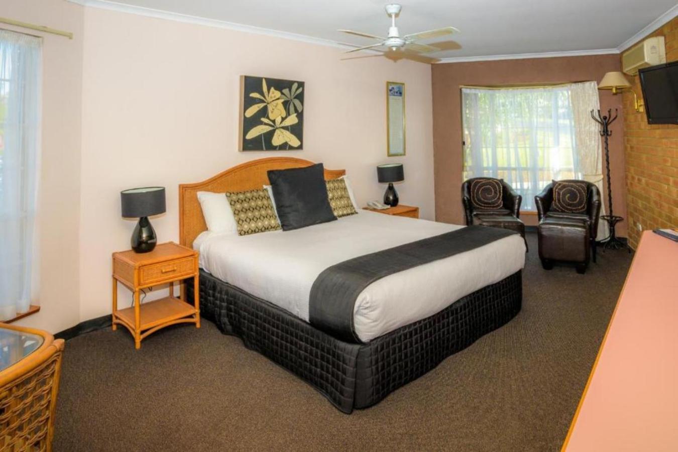 מרימבולה Sapphire Waters Motor Inn מראה חיצוני תמונה