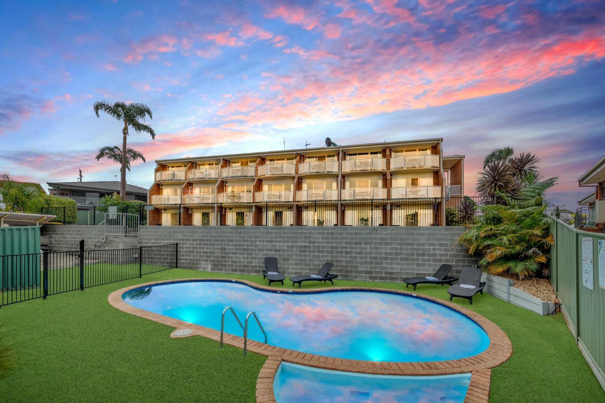 מרימבולה Sapphire Waters Motor Inn מראה חיצוני תמונה
