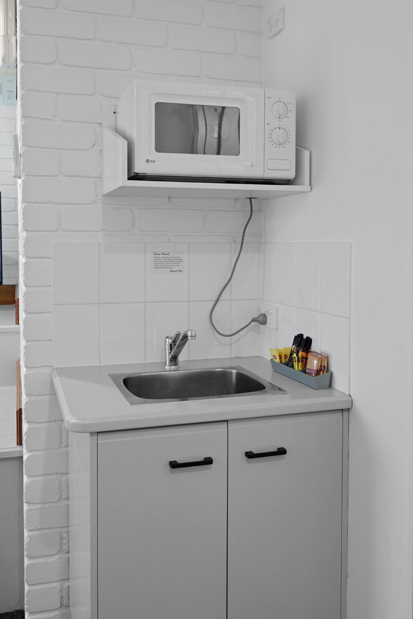 מרימבולה Sapphire Waters Motor Inn מראה חיצוני תמונה