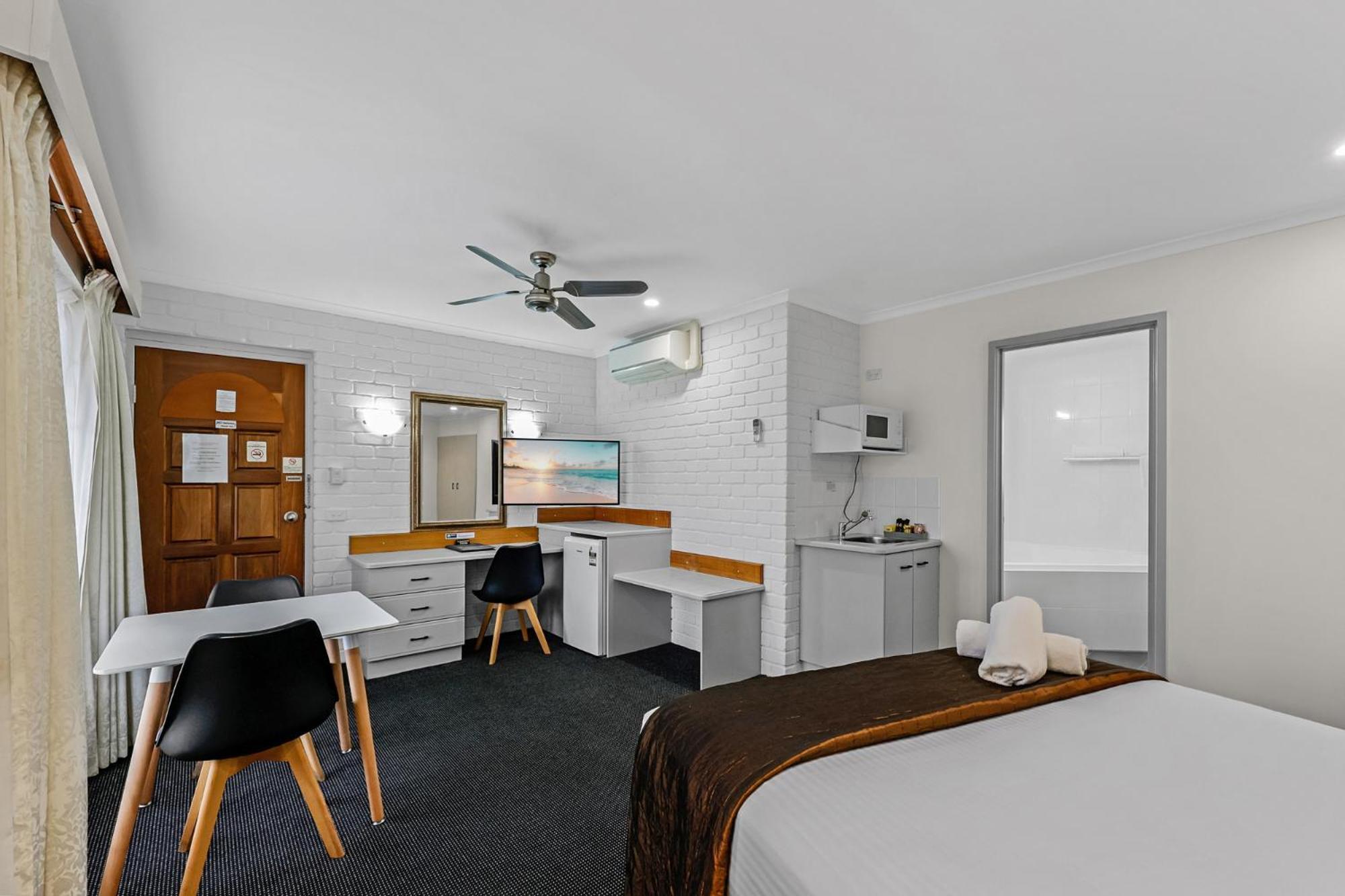 מרימבולה Sapphire Waters Motor Inn מראה חיצוני תמונה