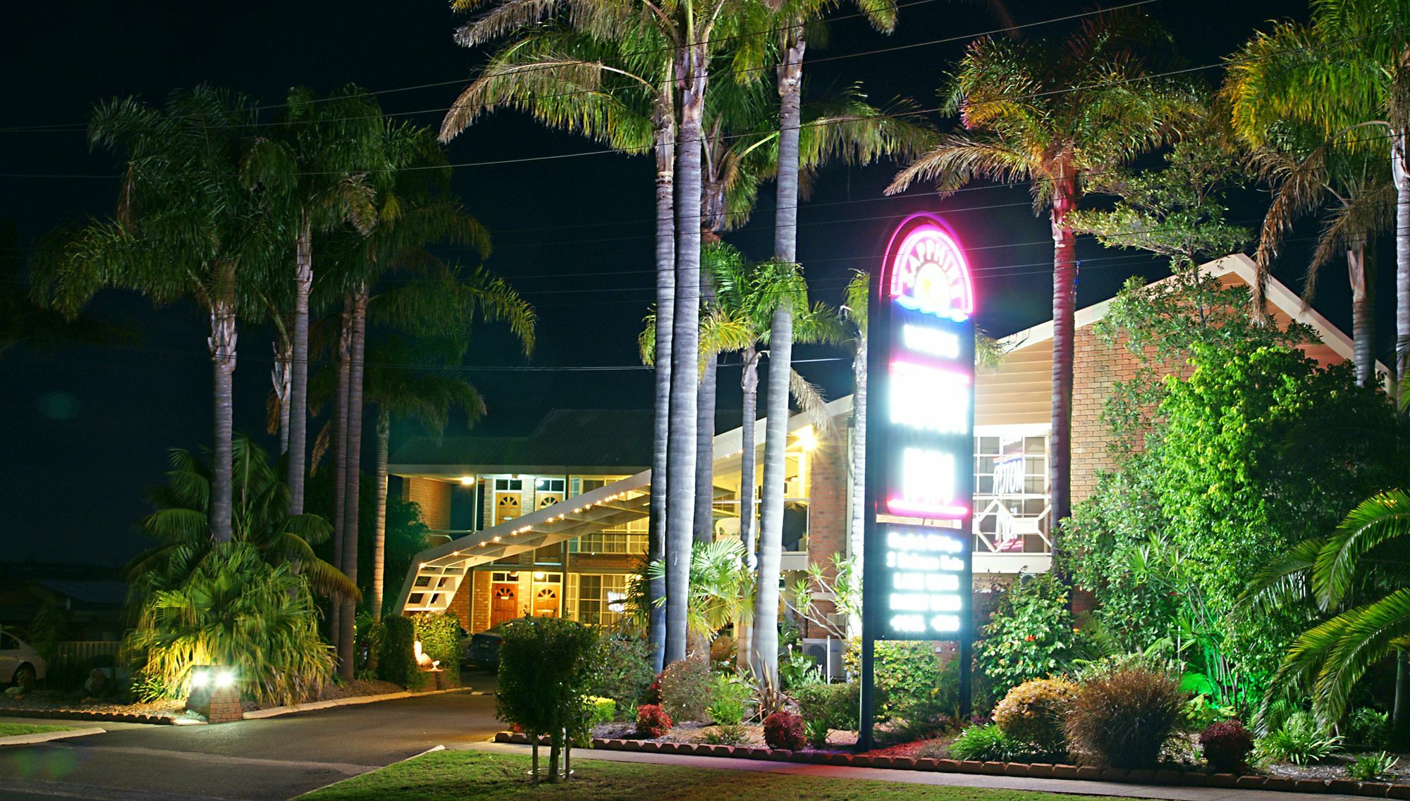 מרימבולה Sapphire Waters Motor Inn מראה חיצוני תמונה